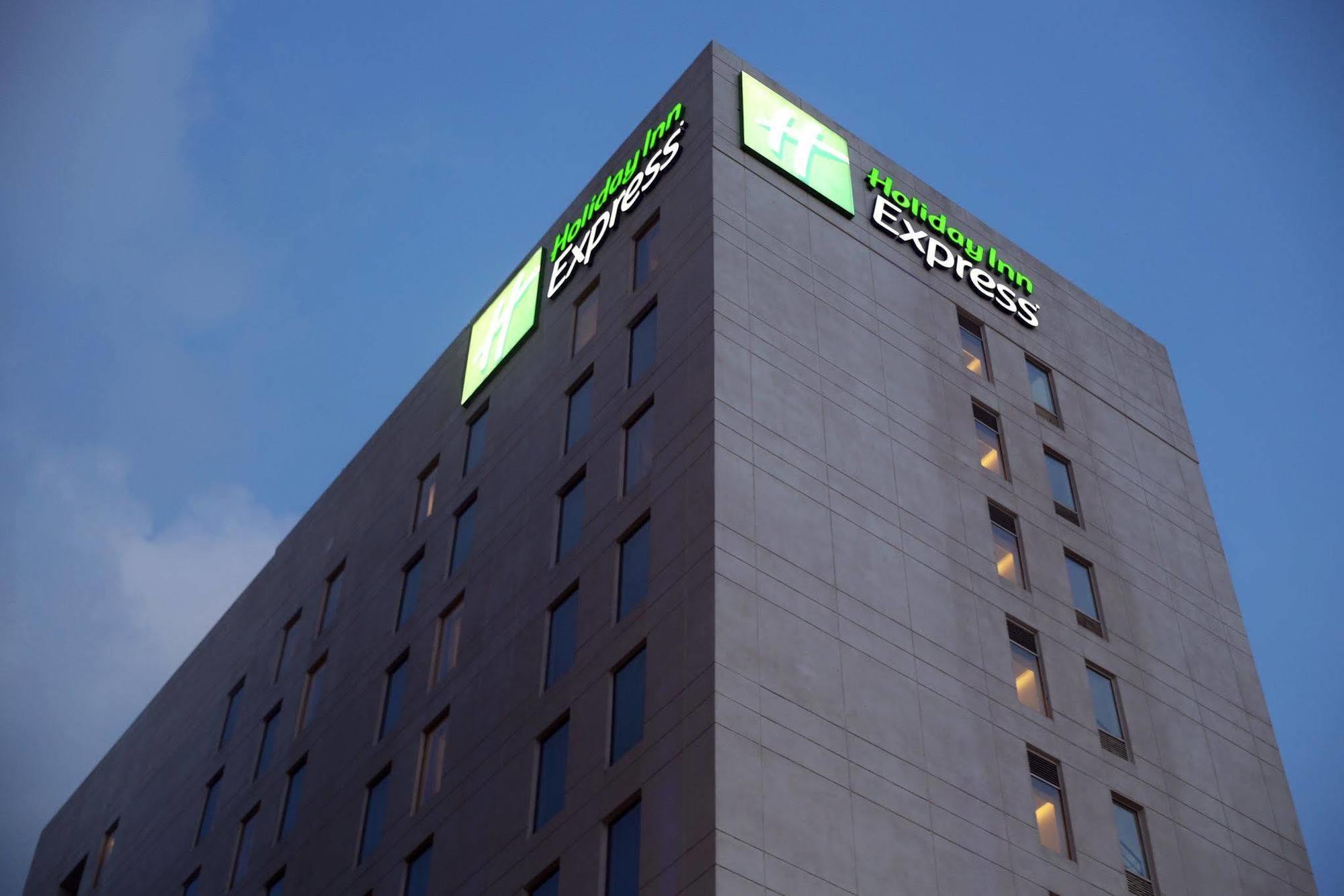 Holiday Inn Express Chennai Old Mahabalipuram Road Exterior photo