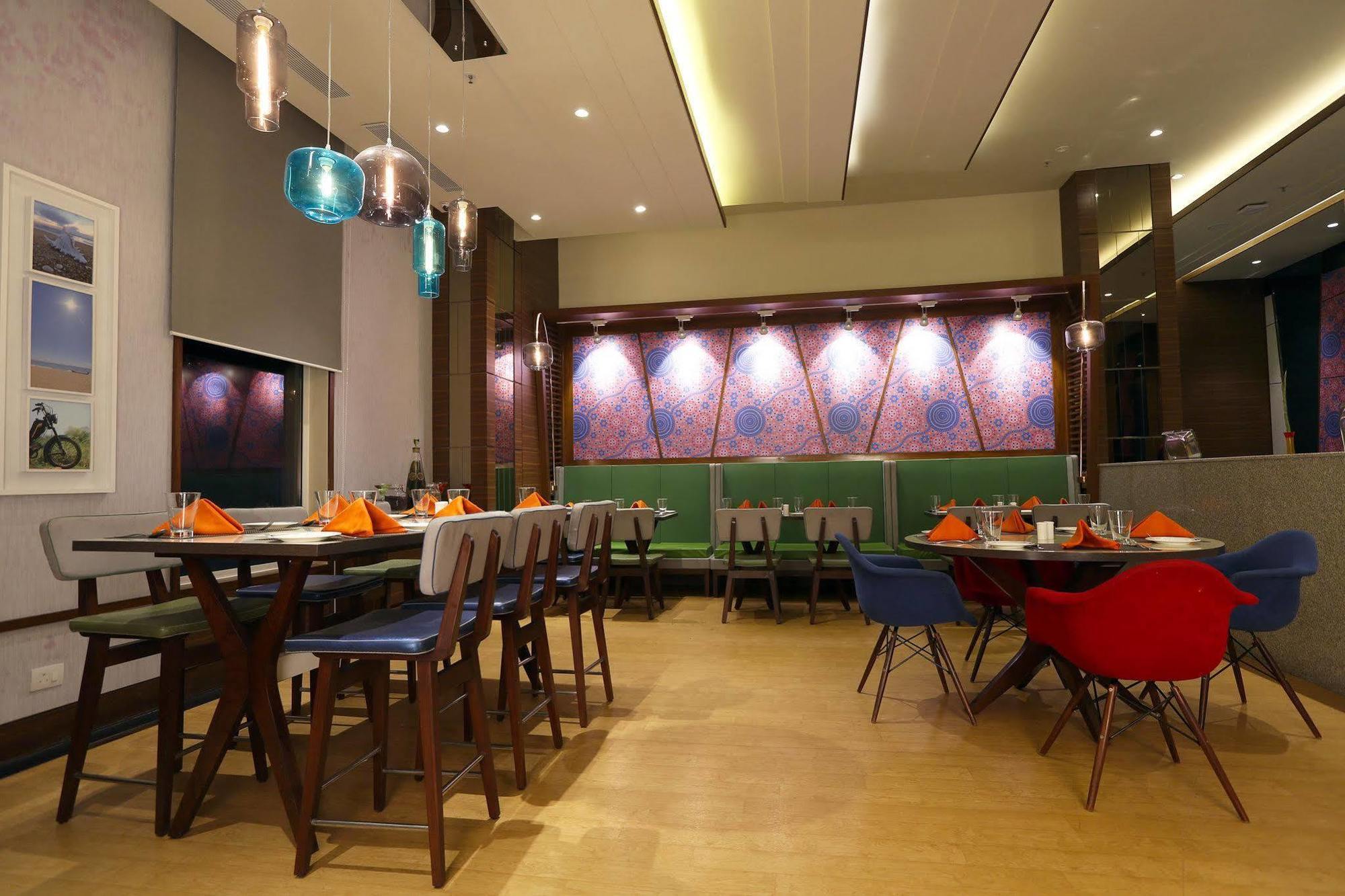 Holiday Inn Express Chennai Old Mahabalipuram Road Exterior photo